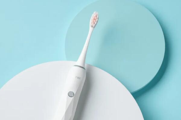 電動牙刷的危害，這三類人群不適合用電動牙刷