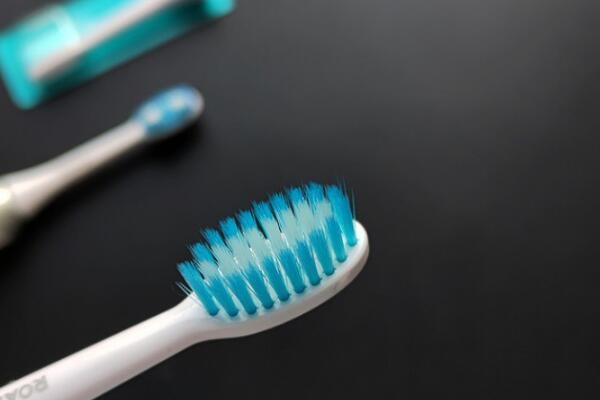 廉價(jià)電動(dòng)牙刷