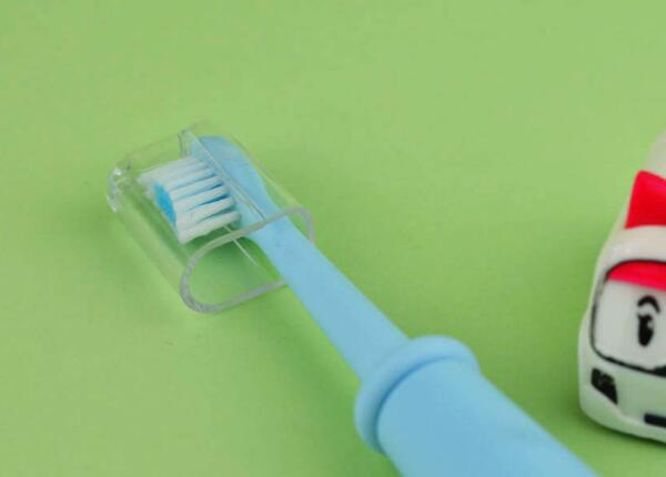 兒童用聲波震動牙刷和旋轉牙刷哪個好？牙刷類型就該這樣挑！