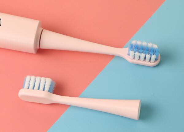 新人入手電動(dòng)牙刷怎么選？首入電動(dòng)牙刷的四大看點(diǎn)