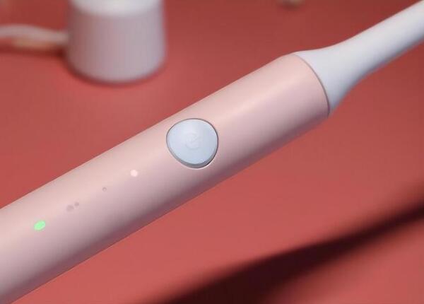 初次使用電動(dòng)牙刷充電注意事項(xiàng) 初次使用電動(dòng)牙刷充電注意事項(xiàng)