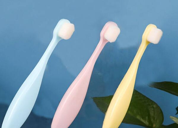 小孩軟毛的牙刷怎么用？小孩軟毛牙刷的正確使用方法